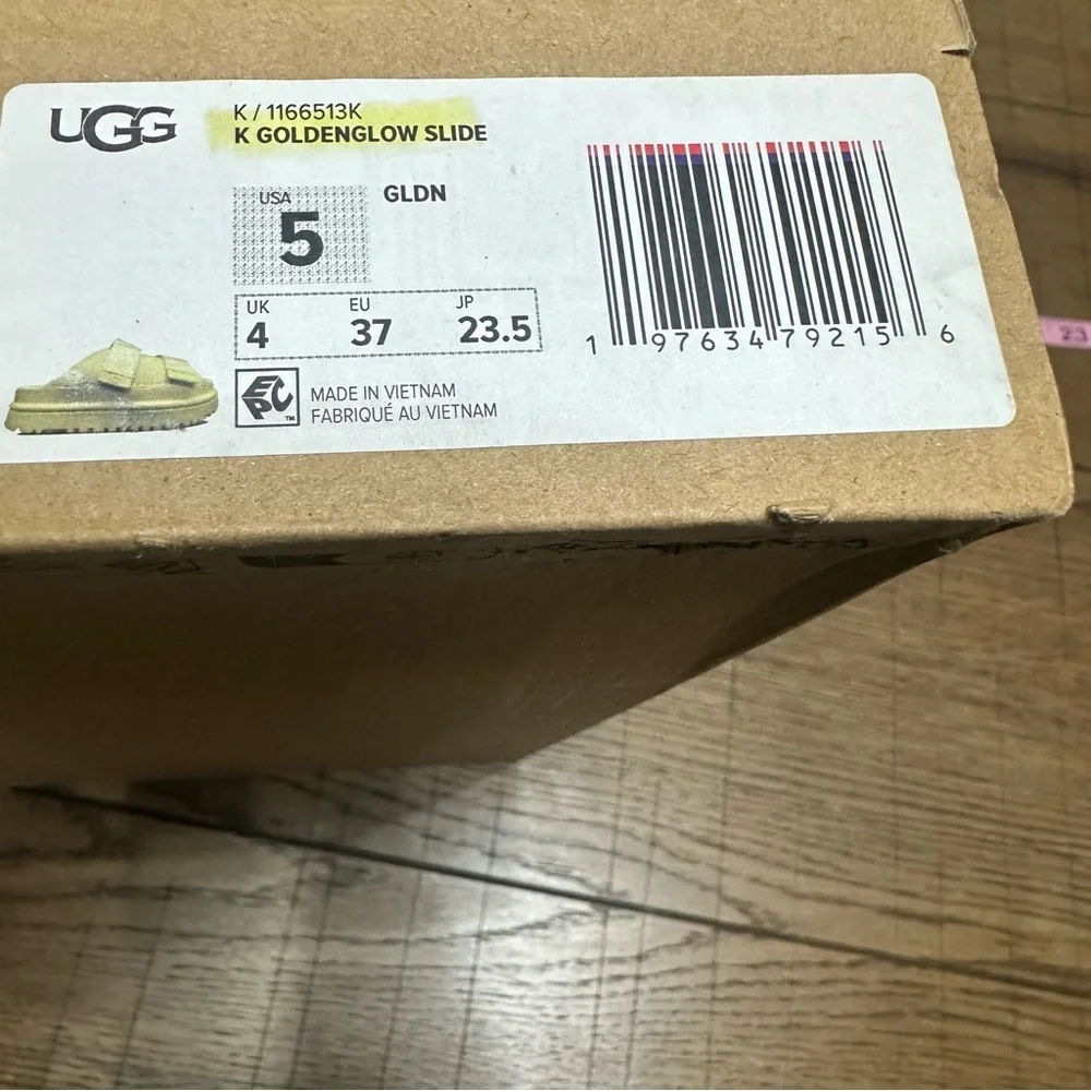 UGG Goldenglow Slide YOUTH 5 or Women’s 6.5/7 NIB